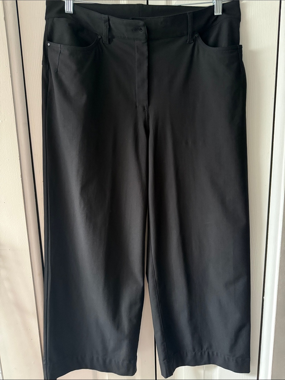 Lululemon Black Stretch Cropped Pant
